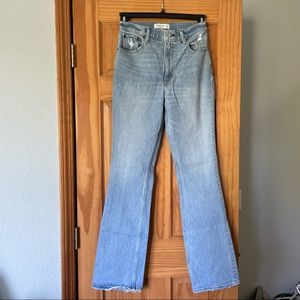 Abercrombie “the ‘70s Vintage Flare Ultra High Rise”. Size 27/4L.